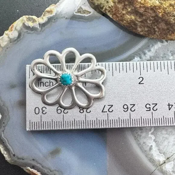 R. Wilson Navajo Vintage Sterling Silver Turquoise Sandcast Brooch For Women - Picture 9 of 10